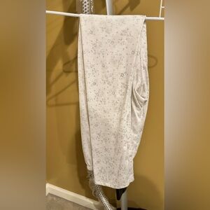 Off white  Indian fusion top with leggings.